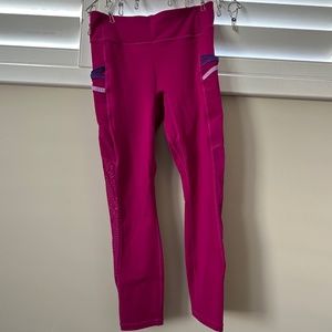 Fabletics Stash 7/8 Yoga Tights in Hot Pink Size M